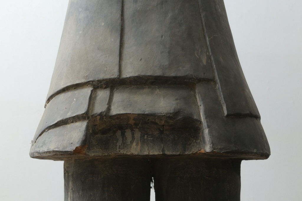 中国ヴィンテージ　特大!!　堂々とした立ち姿で威厳を感じさせる兵馬俑の像　(R-075812)