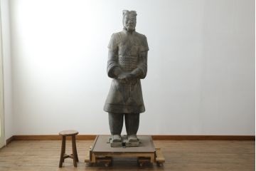 中国ビンテージ　特大!!  堂々とした立ち姿で威厳を感じさせる兵馬俑の象(焼物、オブジェ、将軍俑?、置物、ディスプレイ、店舗什器、ヴィンテージ)(R-075812)