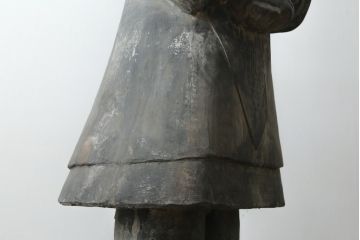 中国ビンテージ　特大!!  堂々とした立ち姿で威厳を感じさせる兵馬俑の象(焼物、オブジェ、将軍俑?、置物、ディスプレイ、店舗什器、ヴィンテージ)(R-075812)