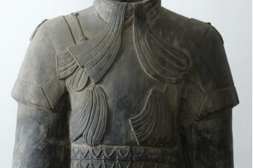 中国ビンテージ　特大!!  堂々とした立ち姿で威厳を感じさせる兵馬俑の象(焼物、オブジェ、将軍俑?、置物、ディスプレイ、店舗什器、ヴィンテージ)(R-075812)