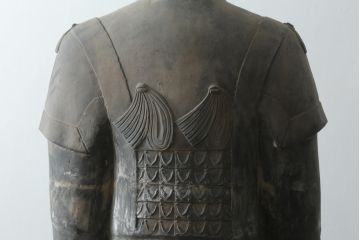中国ビンテージ　特大!!  堂々とした立ち姿で威厳を感じさせる兵馬俑の象(焼物、オブジェ、将軍俑?、置物、ディスプレイ、店舗什器、ヴィンテージ)(R-075812)