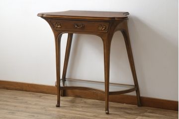 中古　美品　イタリア高級家具　メデア(Medea)　クラシカルな佇まいと特徴あるデザインが素敵なサイドテーブル(コンソールテーブル、花台、飾り台)(定価約35万円)(R-075824)