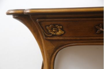 中古　美品　イタリア高級家具　メデア(Medea)　クラシカルな佇まいと特徴あるデザインが素敵なサイドテーブル(コンソールテーブル、花台、飾り台)(定価約35万円)(R-075824)