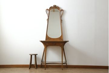 中古　イタリア高級家具　メデア(Medea)　クラシカルな佇まいと華やかな意匠が素敵なドレッサー(鏡台、化粧台、ミラー)(定価約55万円)(R-075825)