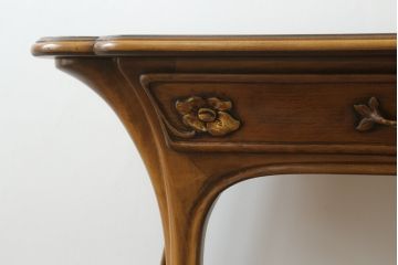 中古　イタリア高級家具　メデア(Medea)　クラシカルな佇まいと華やかな意匠が素敵なドレッサー(鏡台、化粧台、ミラー)(定価約55万円)(R-075825)