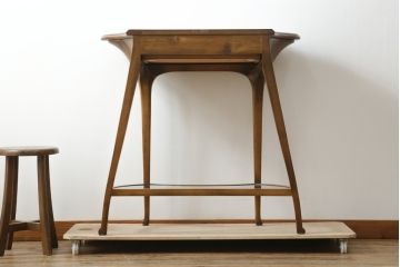 中古　イタリア高級家具　メデア(Medea)　クラシカルな佇まいと華やかな意匠が素敵なドレッサー(鏡台、化粧台、ミラー)(定価約55万円)(R-075825)