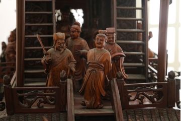 特大　唐木　木製　置いてあるだけで存在感がある!細かな所まで作りこまれた木製の船(隋?、皇帝、御座船?、将軍、オブジェ、置物、ディスプレイ、店舗什器)(R-075826)