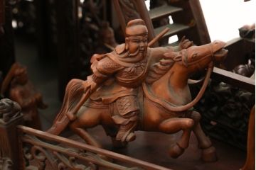 特大　唐木　木製　置いてあるだけで存在感がある!細かな所まで作りこまれた木製の船(隋?、皇帝、御座船?、将軍、オブジェ、置物、ディスプレイ、店舗什器)(R-075826)