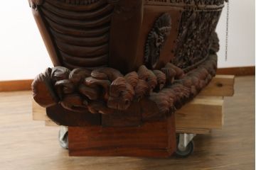 特大　唐木　木製　置いてあるだけで存在感がある!細かな所まで作りこまれた木製の船(隋?、皇帝、御座船?、将軍、オブジェ、置物、ディスプレイ、店舗什器)(R-075826)