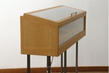 中古　オーク材　スタイリッシュな佇まいが魅力的な照明付きショーケース(ガラスケース、収納ケース、飾り棚、陳列棚、店舗什器)(R-075828)