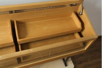 中古　オーク材　スタイリッシュな佇まいが魅力的な照明付きショーケース(ガラスケース、収納ケース、飾り棚、陳列棚、店舗什器)(R-075828)