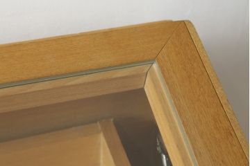 中古　オーク材　スタイリッシュな佇まいが魅力的な照明付きショーケース(ガラスケース、収納ケース、飾り棚、陳列棚、店舗什器)(R-075828)