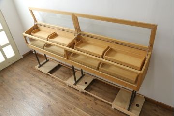 中古　オーク材　スタイリッシュな佇まいが魅力的な照明付きショーケース(ガラスケース、収納ケース、飾り棚、陳列棚、店舗什器)(R-075829)