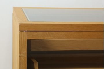 中古　オーク材　スタイリッシュな佇まいが魅力的な照明付きショーケース(ガラスケース、収納ケース、飾り棚、陳列棚、店舗什器)(R-075829)