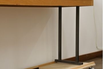 中古　オーク材　スタイリッシュな佇まいが魅力的な照明付きショーケース(ガラスケース、収納ケース、飾り棚、陳列棚、店舗什器)(R-075829)