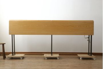中古　オーク材　スタイリッシュな佇まいが魅力的な照明付きショーケース(ガラスケース、収納ケース、飾り棚、陳列棚、店舗什器)(R-075829)