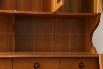 和製ビンテージ　国産　職人手造り　北欧デザイン　チーク材　ナチュラルテイストな空間におすすめのカップボード(食器棚、収納棚、戸棚、キャビネット、ヴィンテージ)(R-075830)