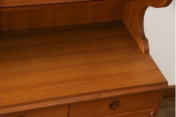 和製ビンテージ　国産　職人手造り　北欧デザイン　チーク材　ナチュラルテイストな空間におすすめのカップボード(食器棚、収納棚、戸棚、キャビネット、ヴィンテージ)(R-075830)