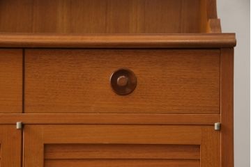 和製ビンテージ　国産　職人手造り　北欧デザイン　チーク材　ナチュラルテイストな空間におすすめのカップボード(食器棚、収納棚、戸棚、キャビネット、ヴィンテージ)(R-075830)