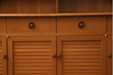 和製ビンテージ　国産　職人手造り　北欧デザイン　チーク材　ナチュラルテイストな空間におすすめのカップボード(食器棚、収納棚、戸棚、キャビネット、ヴィンテージ)(R-075830)