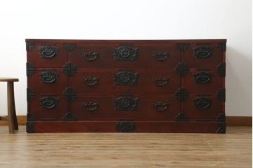 中古　美品　岩谷堂箪笥　深みのある色合いと重厚な金具が美しいサイドボード(和箪笥、収納たんす、整理タンス、サイドチェスト、引き出し)(R-075832)