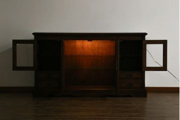 中古　美品　えぞ民芸家具　ステンドグラス入りの扉がアクセントになるサイドボード(収納棚、戸棚、サイドキャビネット、リビングボード)(R-075835)