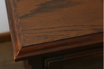 中古　美品　えぞ民芸家具　ステンドグラス入りの扉がアクセントになるサイドボード(収納棚、戸棚、サイドキャビネット、リビングボード)(R-075835)