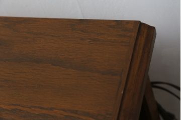 中古　美品　えぞ民芸家具　ステンドグラス入りの扉がアクセントになるサイドボード(収納棚、戸棚、サイドキャビネット、リビングボード)(R-075835)