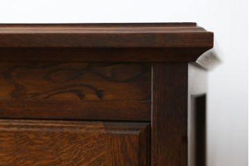 中古　美品　えぞ民芸家具　ステンドグラス入りの扉がアクセントになるサイドボード(収納棚、戸棚、サイドキャビネット、リビングボード)(R-075835)