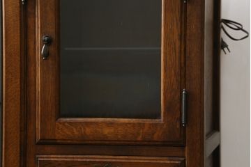 中古　美品　えぞ民芸家具　ステンドグラス入りの扉がアクセントになるサイドボード(収納棚、戸棚、サイドキャビネット、リビングボード)(R-075835)
