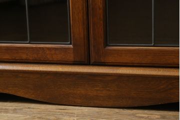 中古　美品　えぞ民芸家具　ステンドグラス入りの扉がアクセントになるサイドボード(収納棚、戸棚、サイドキャビネット、リビングボード)(R-075835)