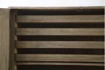 中古　美品!!　会津松本(會津松本)　東西館　桂鳳作　ダイナミックな彫刻入りの総桐箪笥(並厚、総桐たんす、着物箪笥、衣装箪笥、整理タンス、収納たんす、和箪笥、引き出し)(定価約170万円)(R-075836)