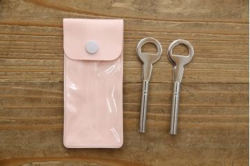 中古　美品!!　会津松本(會津松本)　東西館　桂鳳作　ダイナミックな彫刻入りの総桐箪笥(並厚、総桐たんす、着物箪笥、衣装箪笥、整理タンス、収納たんす、和箪笥、引き出し)(定価約170万円)(R-075836)