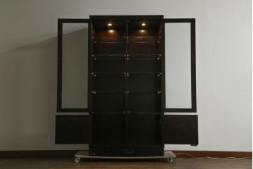 中古　美品　岩谷堂箪笥　シックな佇まいが魅力的なキャビネット(飾り棚、収納棚、戸棚)(R-075837)