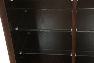 中古　美品　岩谷堂箪笥　シックな佇まいが魅力的なキャビネット(飾り棚、収納棚、戸棚)(R-075837)