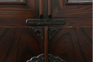 中古　美品　岩谷堂箪笥　シックな佇まいが魅力的なキャビネット(飾り棚、収納棚、戸棚)(R-075837)