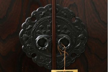 中古　美品　岩谷堂箪笥　シックな佇まいが魅力的なキャビネット(飾り棚、収納棚、戸棚)(R-075837)