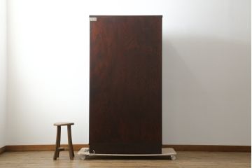 中古　美品　岩谷堂箪笥　シックな佇まいが魅力的なキャビネット(飾り棚、収納棚、戸棚)(R-075837)
