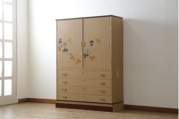 中古　高級品!!　蒔絵入り　上品な佇まいで和の空間を引き立てる総桐箪笥(並厚、総桐たんす、衣装箪笥、着物箪笥、収納タンス、和タンス、引き出し)(定価約230万円)(R-075838)