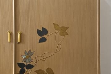 中古　高級品!!　蒔絵入り　上品な佇まいで和の空間を引き立てる総桐箪笥(並厚、総桐たんす、衣装箪笥、着物箪笥、収納タンス、和タンス、引き出し)(定価約230万円)(R-075838)