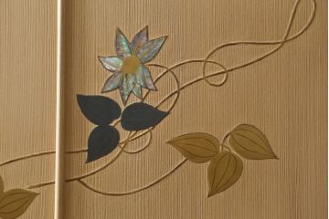 中古　高級品!!　蒔絵入り　上品な佇まいで和の空間を引き立てる総桐箪笥(並厚、総桐たんす、衣装箪笥、着物箪笥、収納タンス、和タンス、引き出し)(定価約230万円)(R-075838)