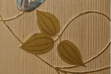 中古　高級品!!　蒔絵入り　上品な佇まいで和の空間を引き立てる総桐箪笥(並厚、総桐たんす、衣装箪笥、着物箪笥、収納タンス、和タンス、引き出し)(定価約230万円)(R-075838)