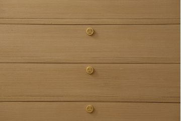 中古　高級品!!　蒔絵入り　上品な佇まいで和の空間を引き立てる総桐箪笥(並厚、総桐たんす、衣装箪笥、着物箪笥、収納タンス、和タンス、引き出し)(定価約230万円)(R-075838)