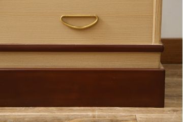 中古　高級品!!　蒔絵入り　上品な佇まいで和の空間を引き立てる総桐箪笥(並厚、総桐たんす、衣装箪笥、着物箪笥、収納タンス、和タンス、引き出し)(定価約230万円)(R-075838)