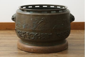 昭和初期　上手物　御鋳物師 塩原　約25kg　細やかな意匠が施された存在感のある古銅火鉢(手あぶり、鉢カバー)(R-075839)