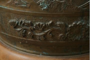 昭和初期　上手物　御鋳物師 塩原　約25kg　細やかな意匠が施された存在感のある古銅火鉢(手あぶり、鉢カバー)(R-075839)
