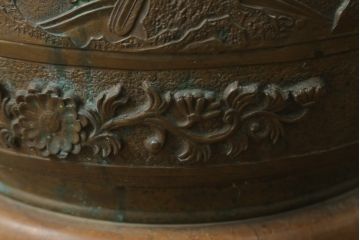 昭和初期　上手物　御鋳物師 塩原　約25kg　細やかな意匠が施された存在感のある古銅火鉢(手あぶり、鉢カバー)(R-075839)