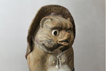 時代物　信楽焼　特大144cm　素朴な質感が味わい深い狸の置物(たぬき、タヌキ、オブジェ)(R-075842)