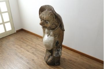 時代物　信楽焼　特大144cm　素朴な質感が味わい深い狸の置物(たぬき、タヌキ、オブジェ)(R-075842)