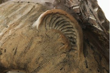 時代物　信楽焼　特大144cm　素朴な質感が味わい深い狸の置物(たぬき、タヌキ、オブジェ)(R-075842)